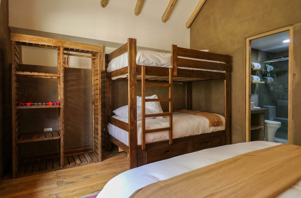 w Majestic 3BR House in Villa Sagrado