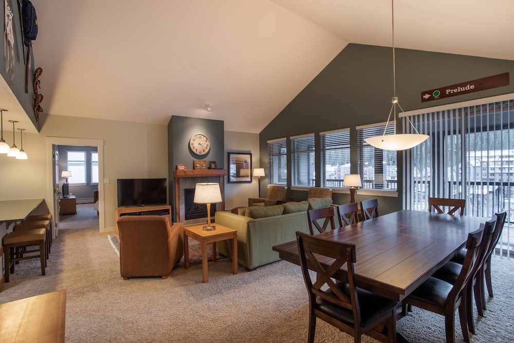 Fraser Crossing/Founders Pointe, Condo 2 bedroom w/ Gondola Access (Value Rated Condo 3402) - Property Image 1