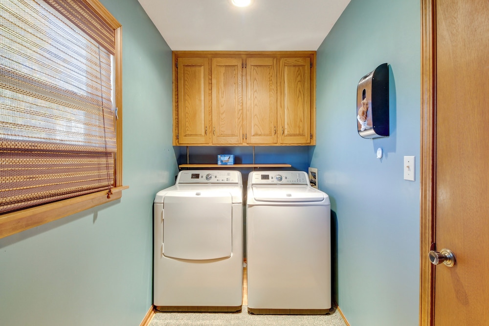 Overland Park Family Home w/ Game Room & Backyard!
