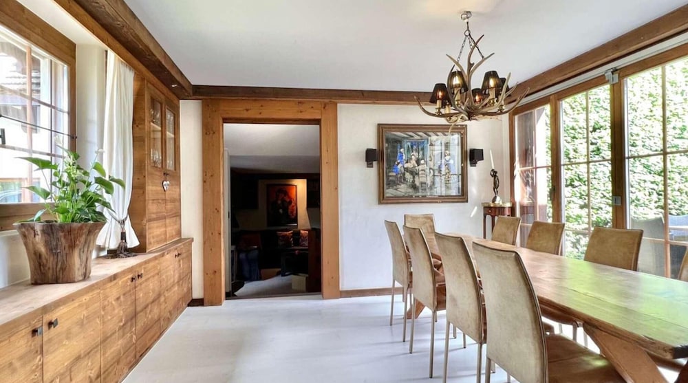 7-bedroom Chalet With Private Pool