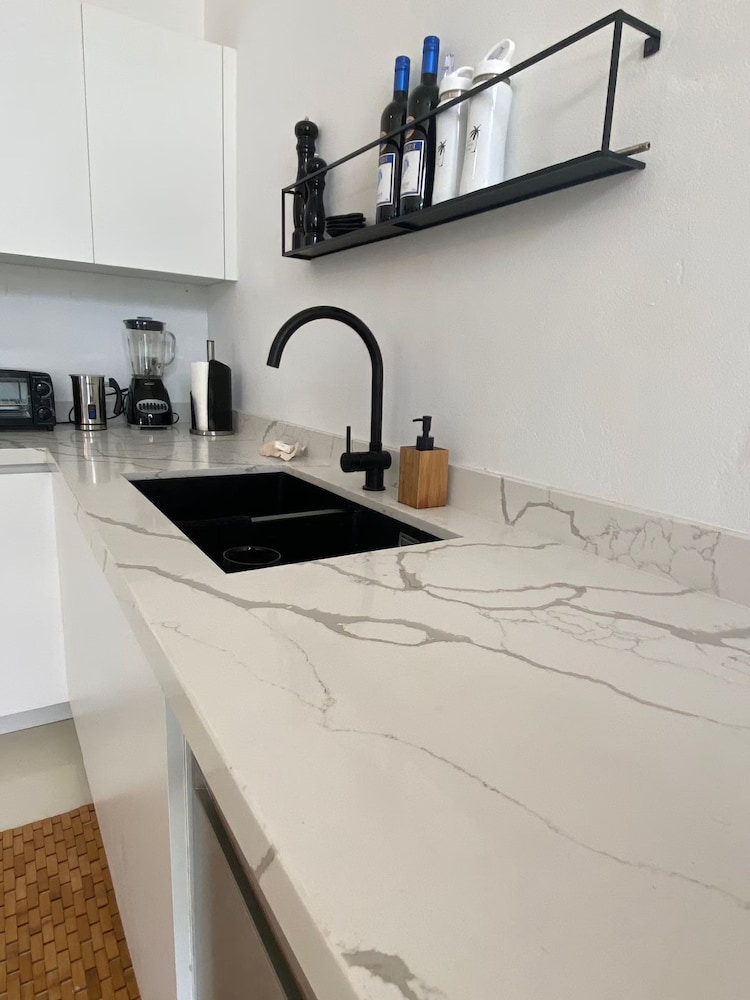 Palm Beach Vacaysuites - Palm Suite 100m2