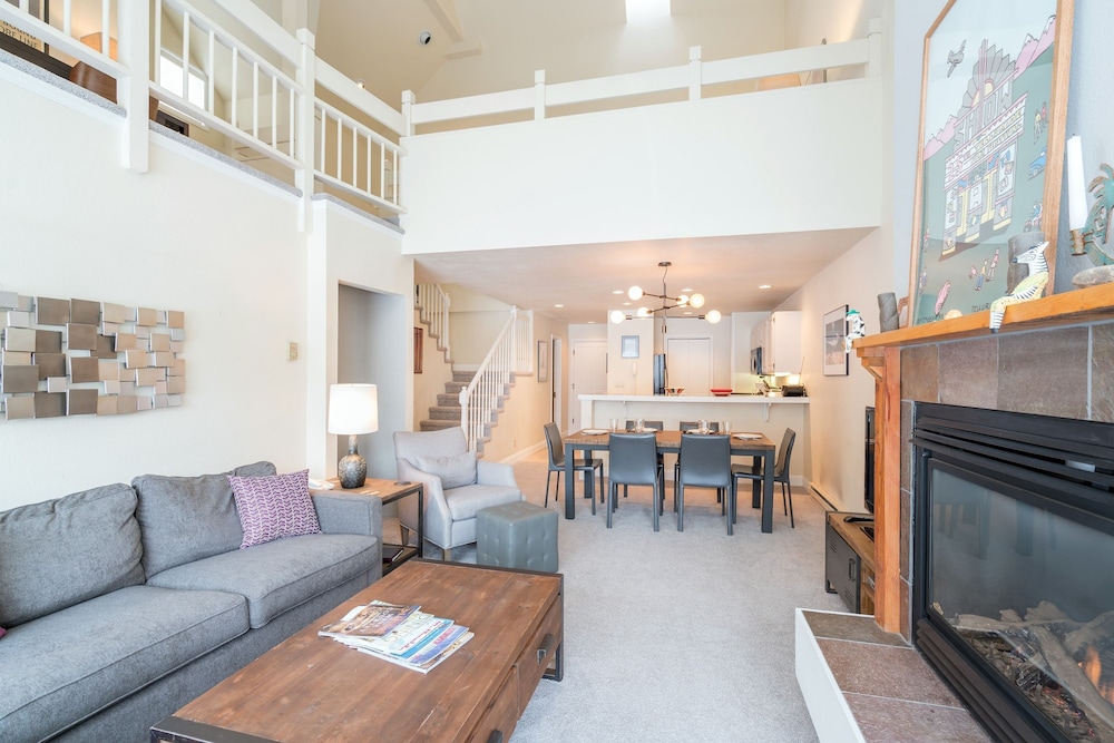 Etta Place Too 113 by Avantstay Close to Town The Slopes In Complex w Communal Pool Hot Tub