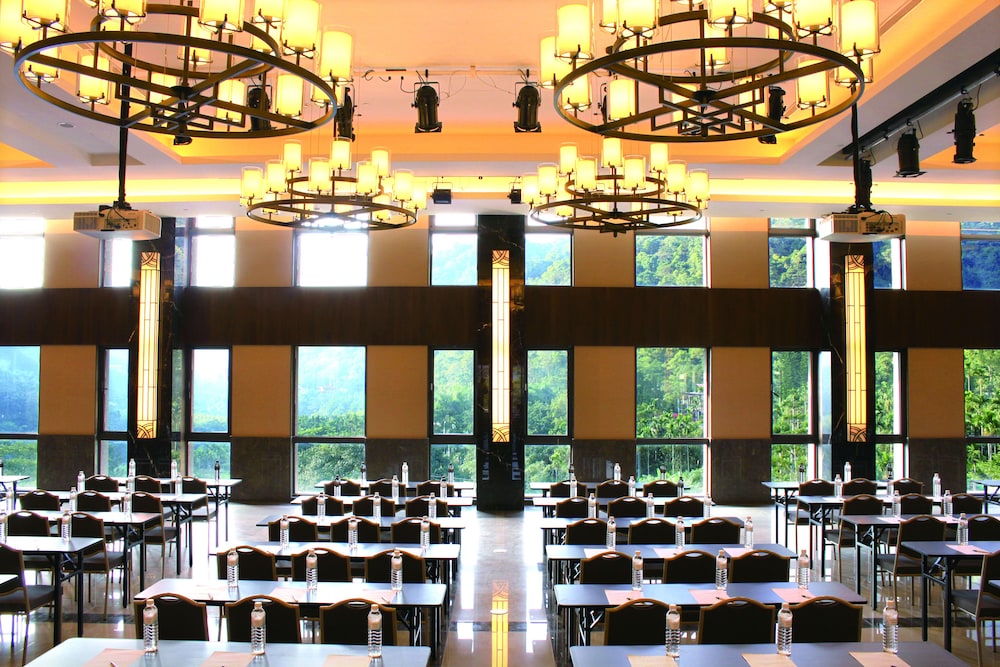 The Great Roots Forestry SPA Resort