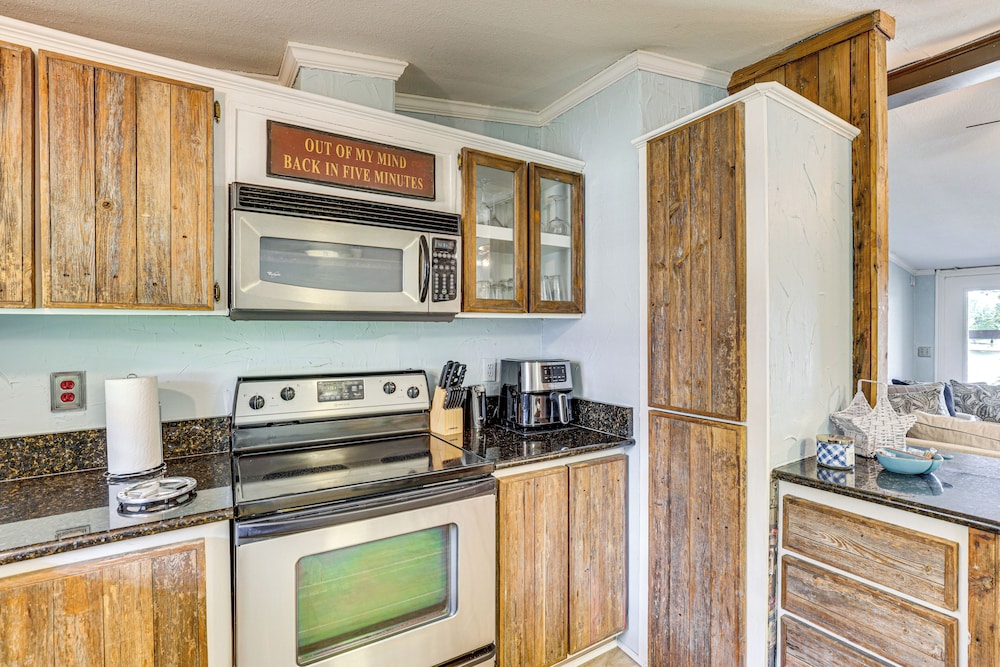 Lakefront Escape w/ Game Room & Dock in Mabank!