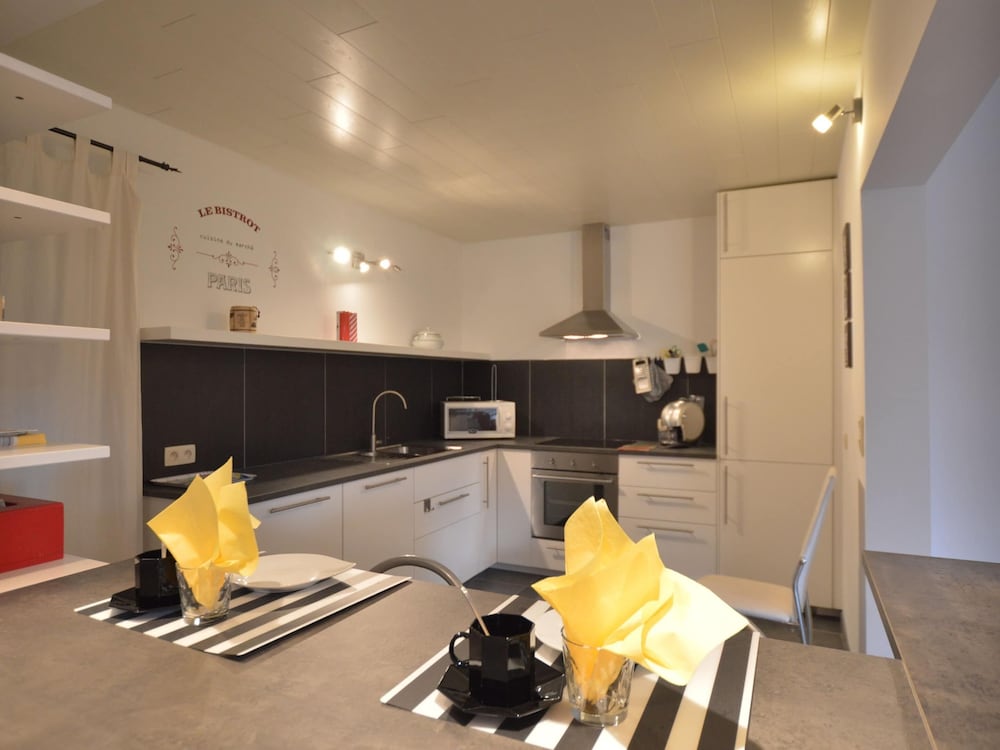 Countryside Holiday Home in Stoumont With Terrace, Garden view 5