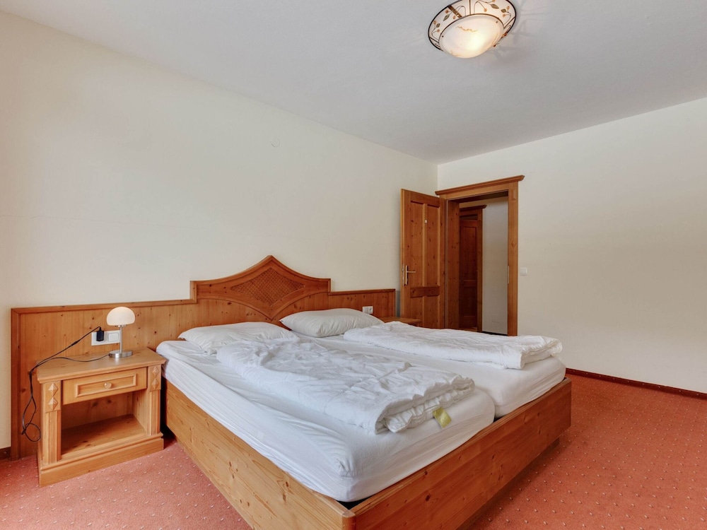Chalet in Saalbach Near Ski Lift view 4