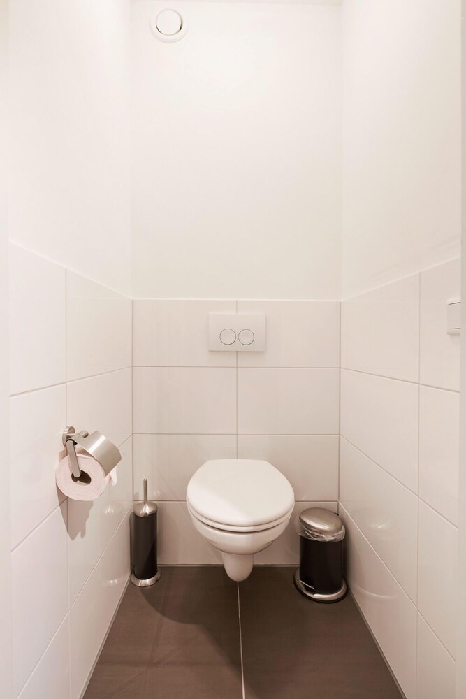 Canal Garden Apartment 11