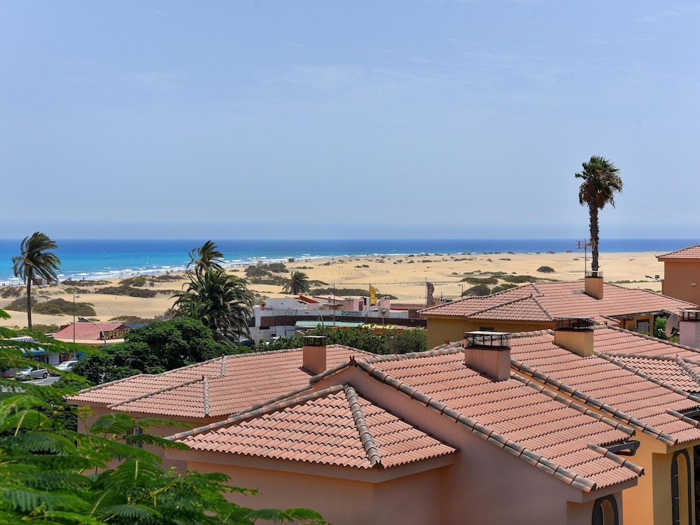 Belvilla by OYO Chalet Santa Ana 15