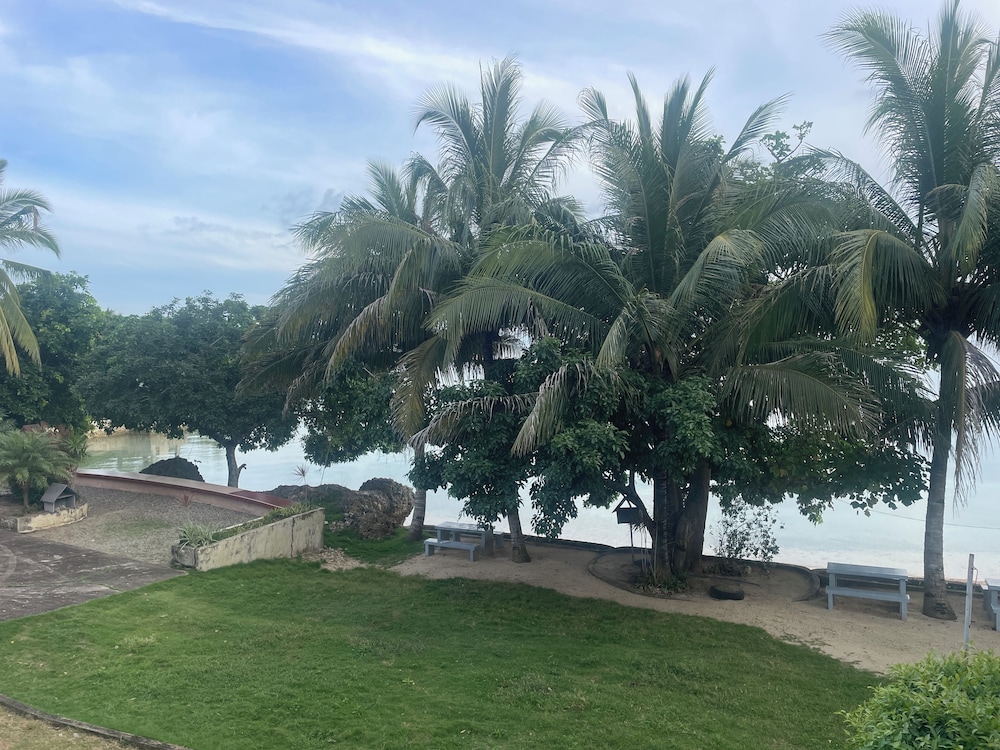 Reef Waters Resort