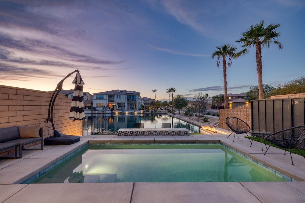 Lago Luxe by Avantstay Lakefront Private Pool Great for Festival Season