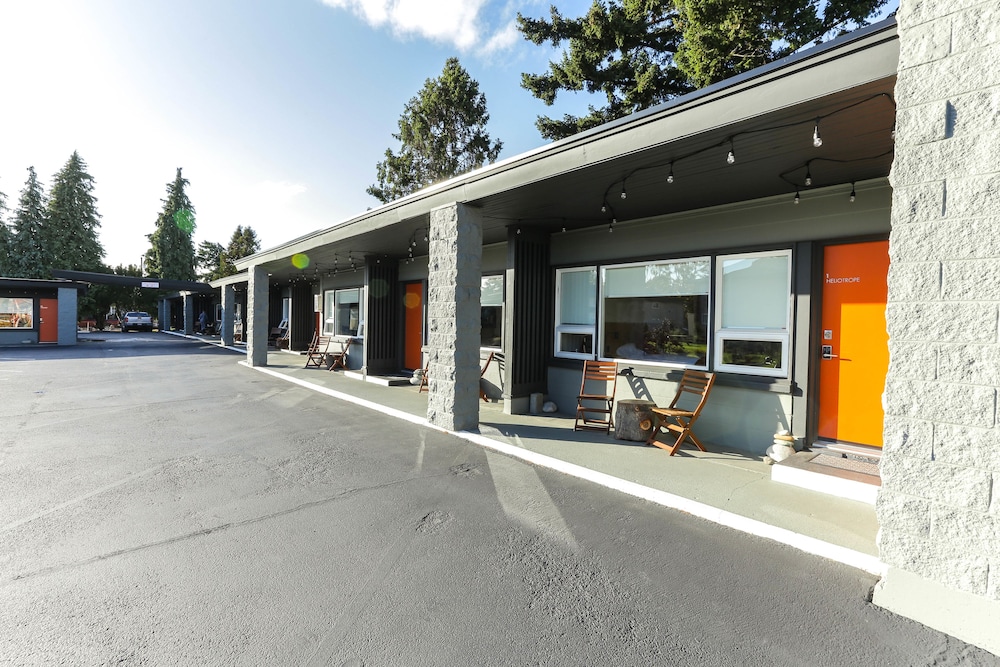 Heliotrope Hotel