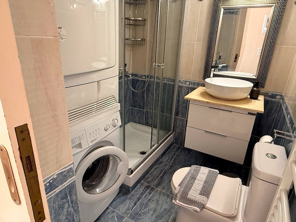 Little Central Apartment-1min Walk From Everywhere