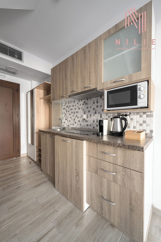Azur Residences, Nilie Hospitality MGMT