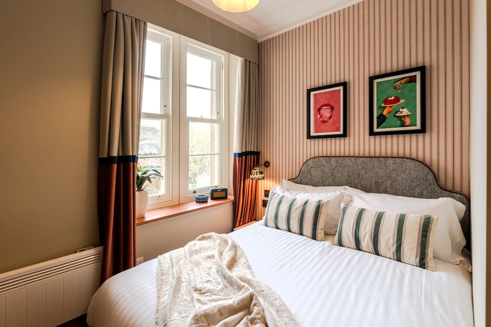 Your Apartment - Pembroke House