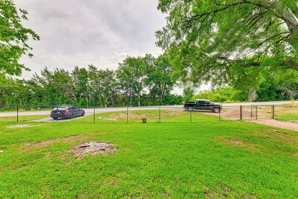 Blue Ridge Retreat on 10-acre Farm: Rural Reset!