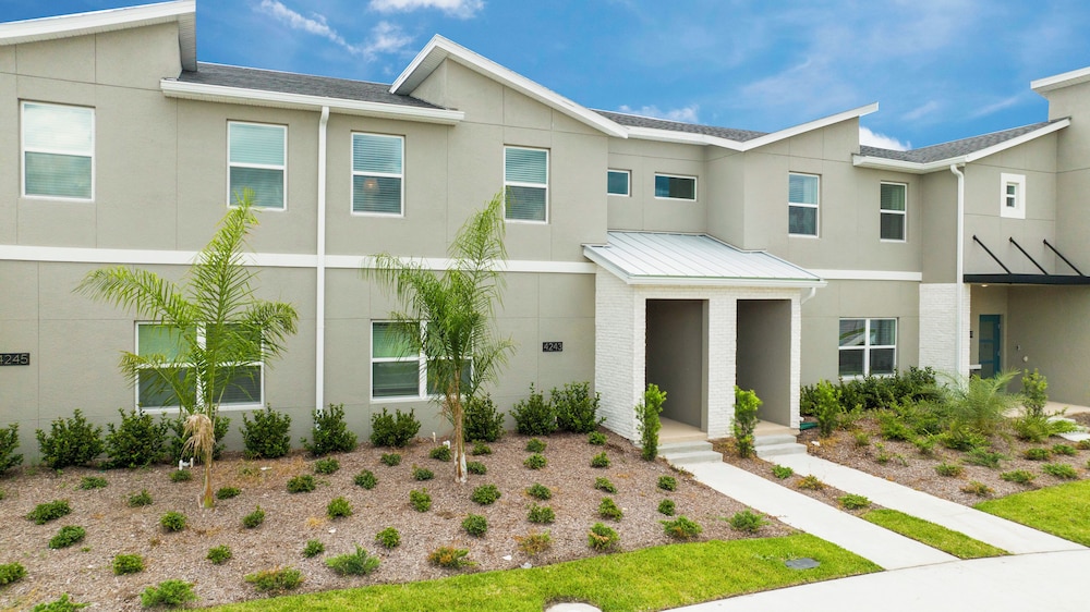 Gorgeous 4Bd Close to Disney w/ Pool @ Storey Lake 4243-0