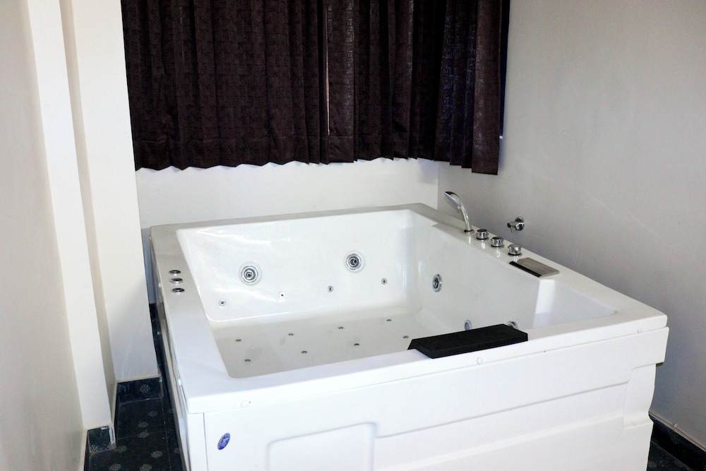 Abharam Retreats