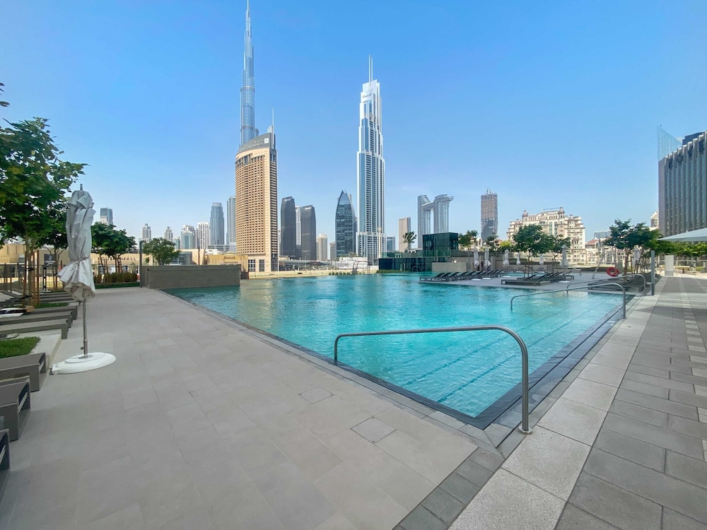 Silkhaus Furnished 1bdr in New Tower Pool Gym
