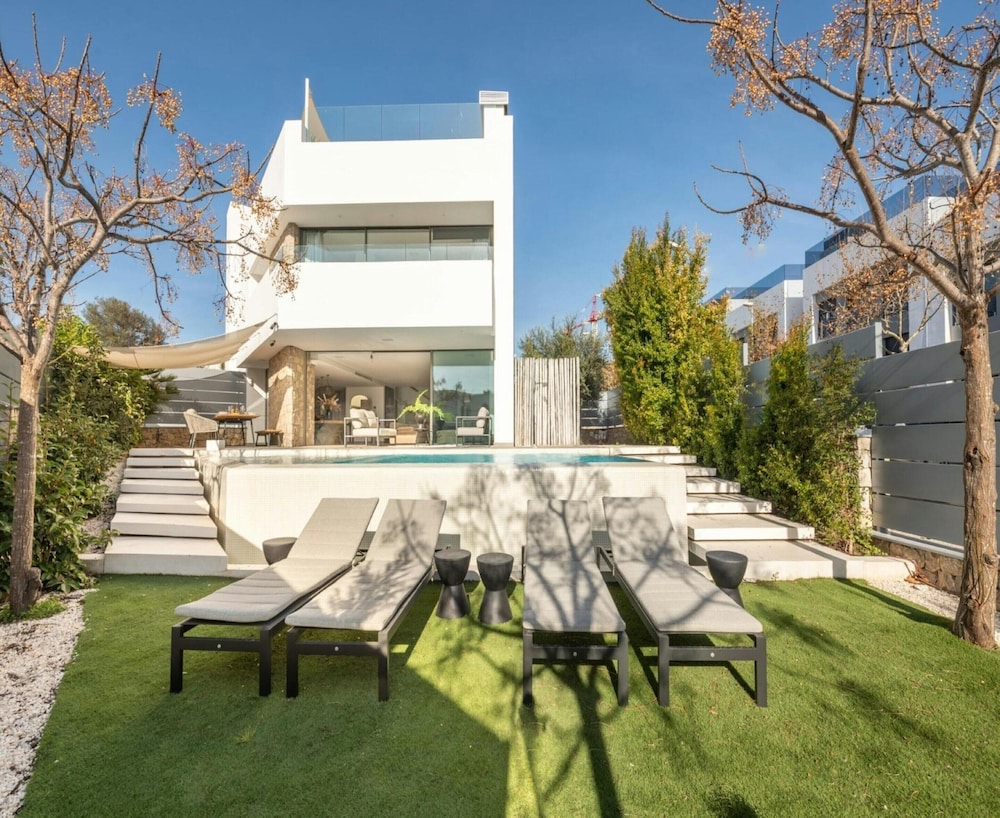 Villa in Carrer del Kiwi