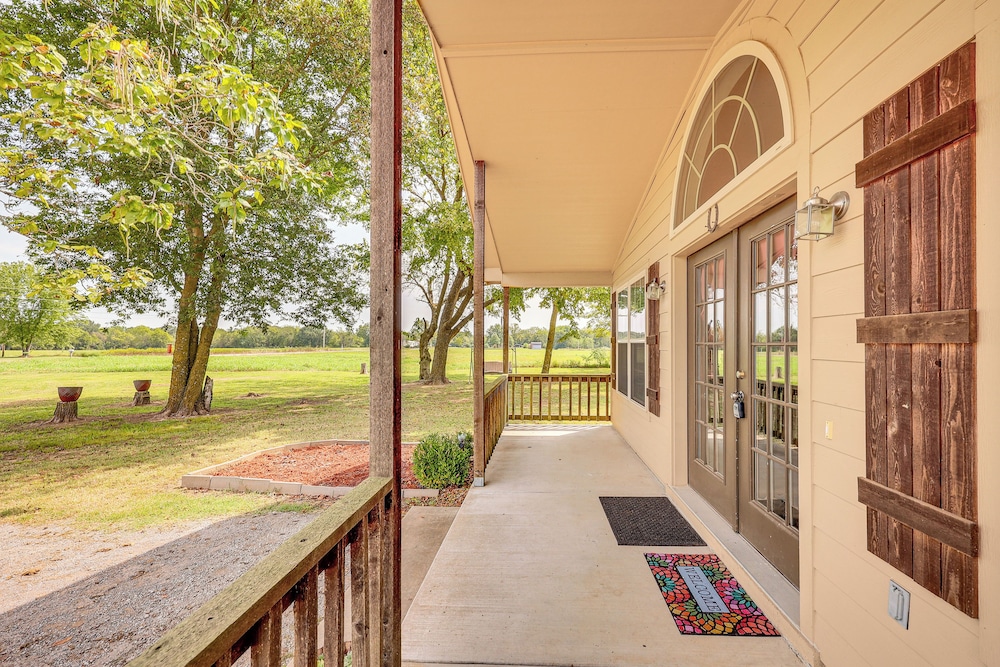 3 Mi to Arkansas River: Rural Family Home w/ Yard