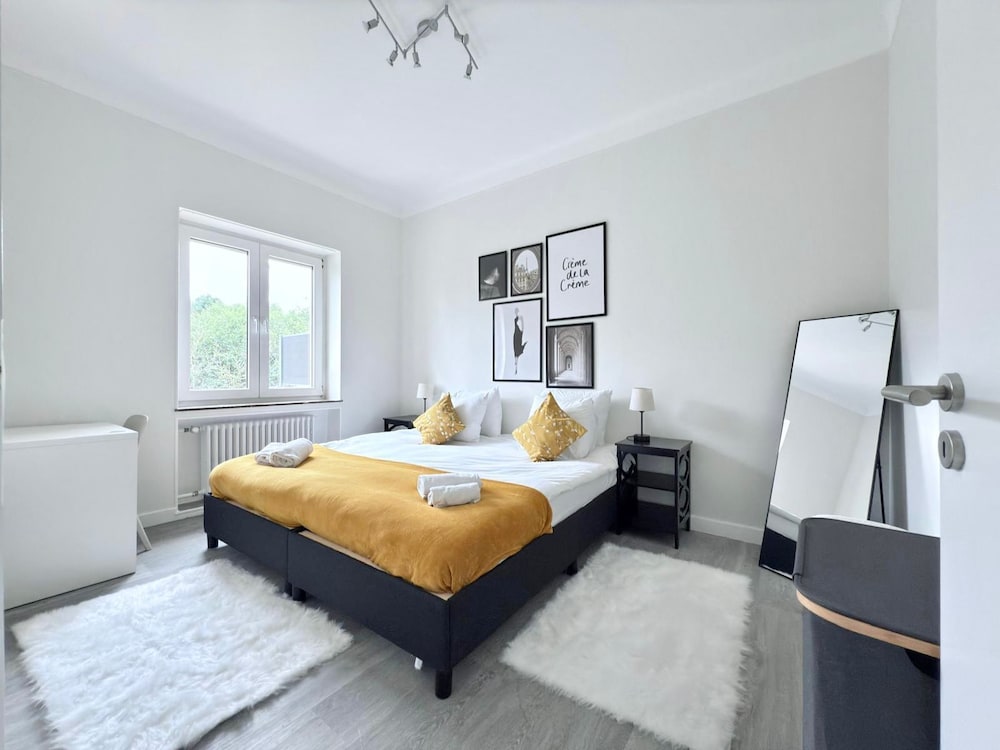 Charming 5 bedrooms Home view 4