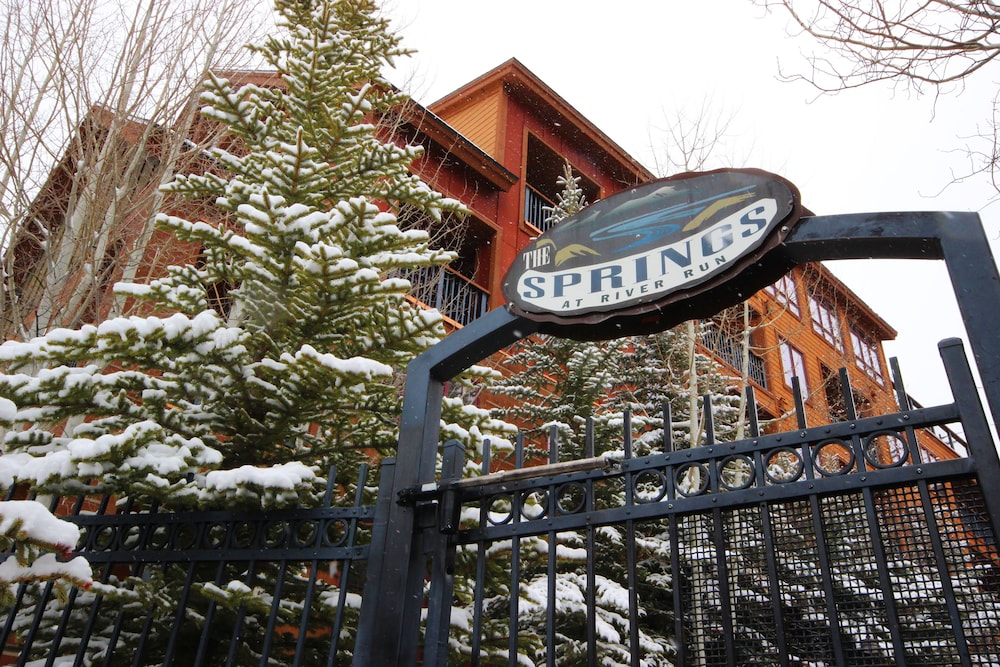 Hotel Springs 8838 - Image 1