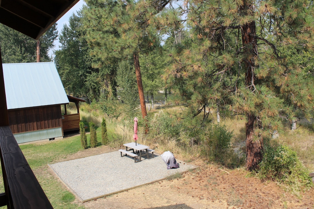 Methow River Lodge & Cabins