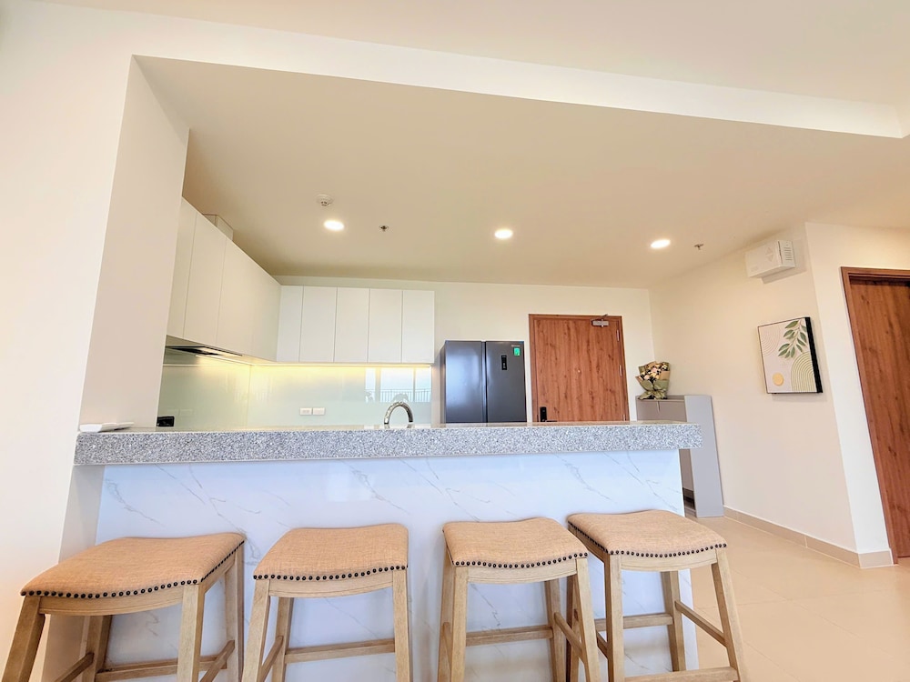 Homie's The Glory Apartment