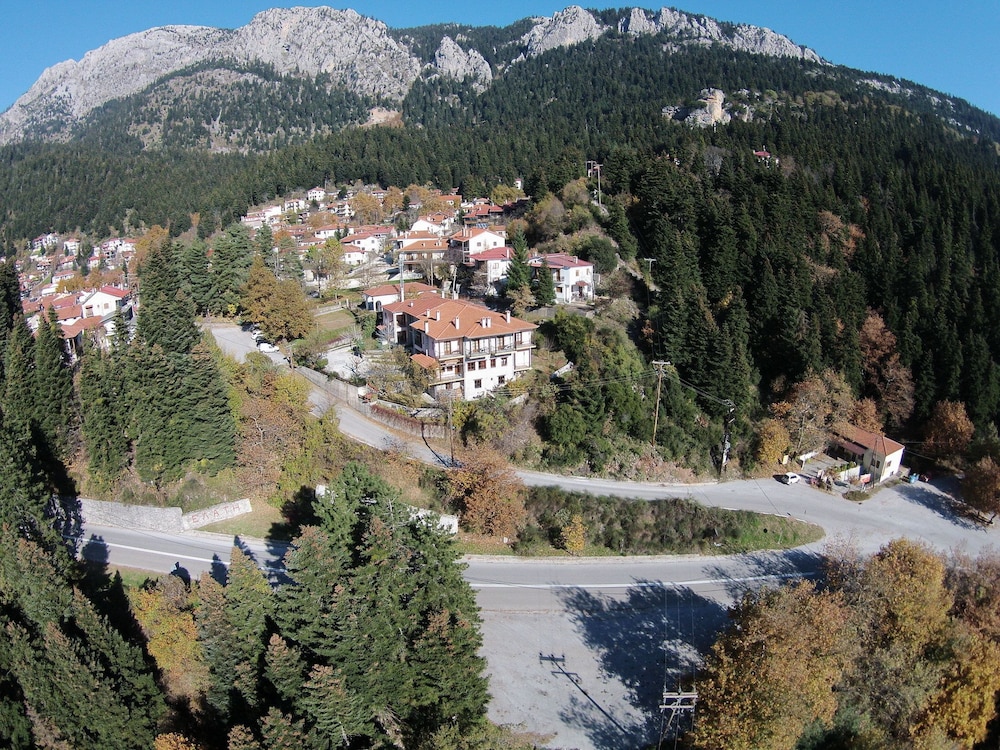 Kroupi Hotel