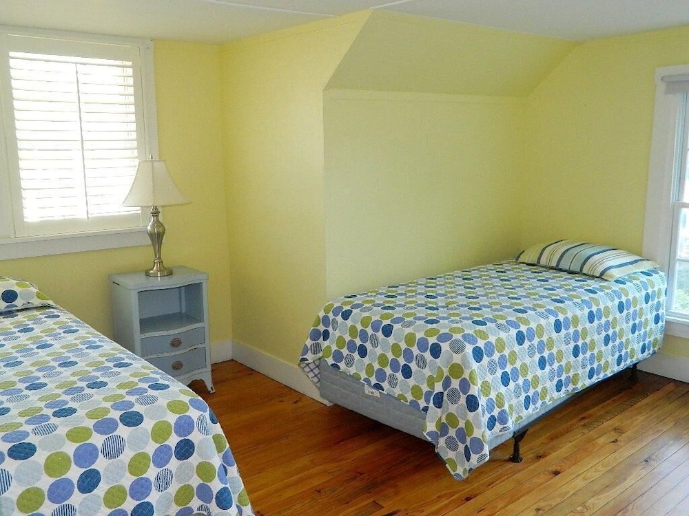 Laurel Street 204