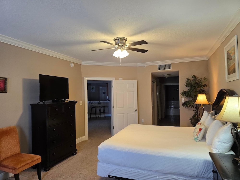 Paradise Shores 105