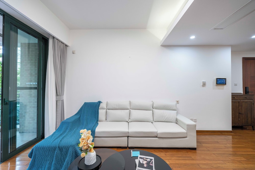 Tyms 2BR APT Lujiazui Renheng Riverside