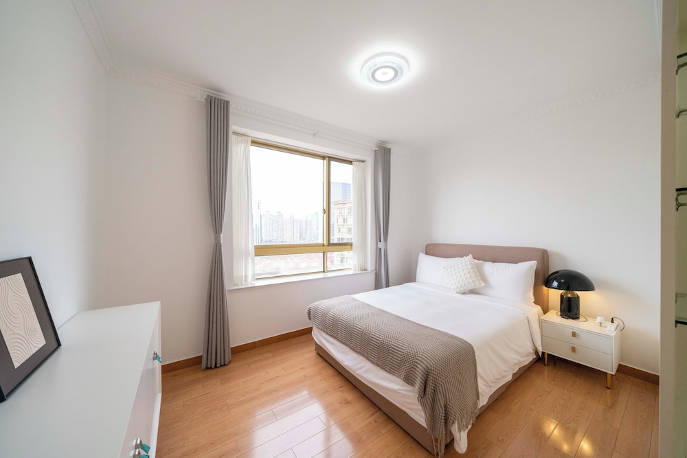 Tyms Gubei Elegant 3BR 2BA APT