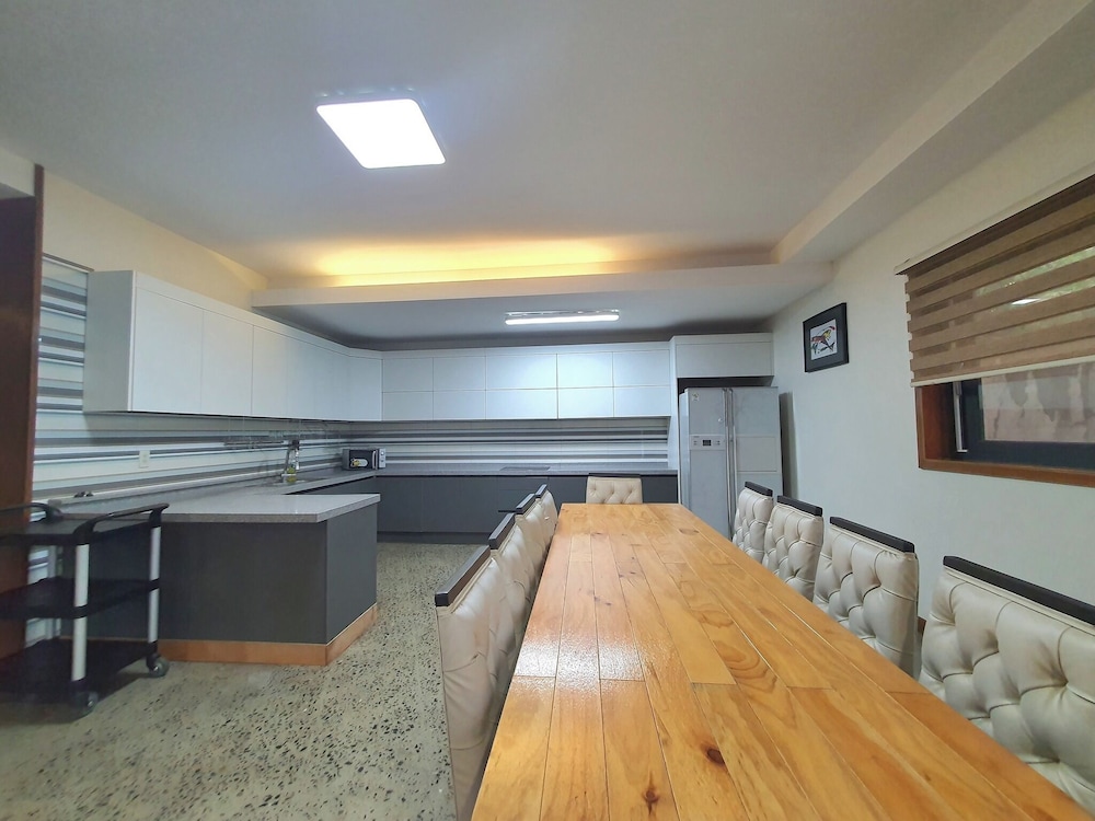 Koregon Hotel & Pool Villas