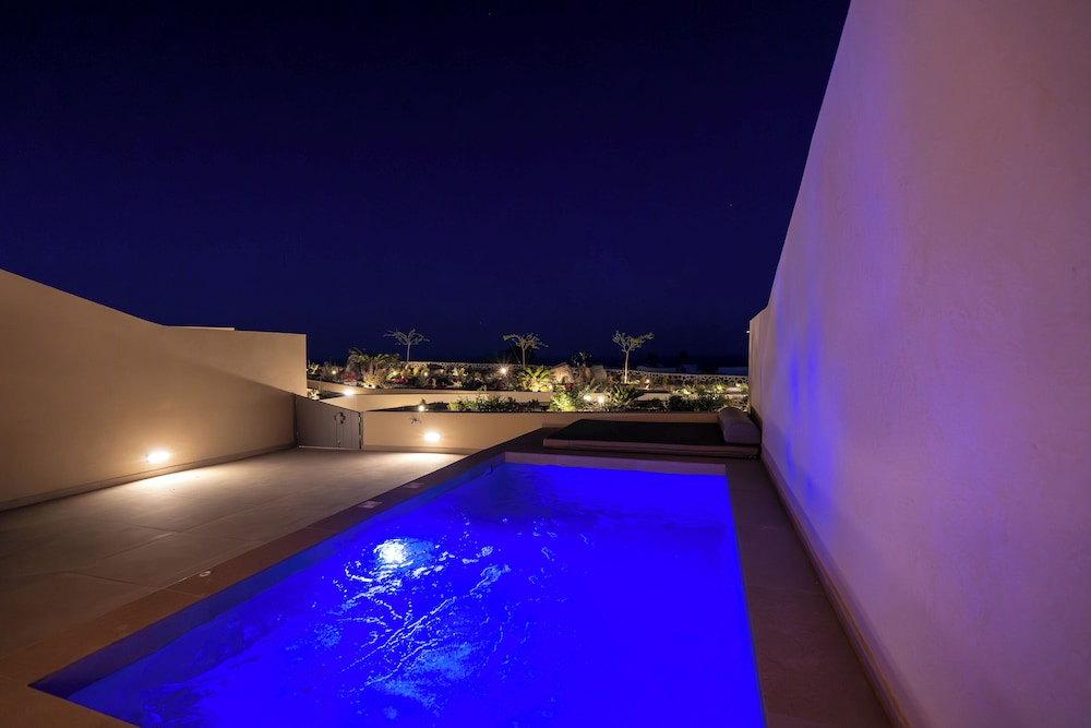 Illusion Suites