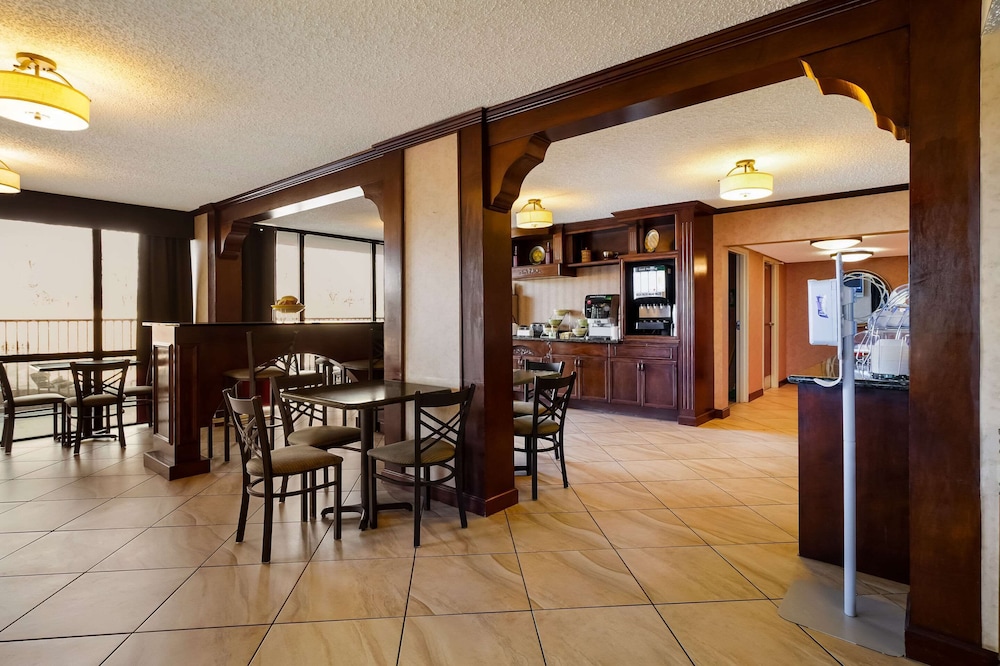 Quality Inn & Suites West Helena