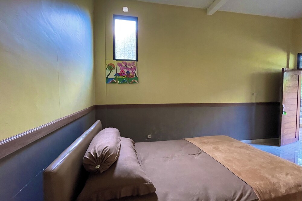 Mongan Homestay Beside The Belulang Hot Spring