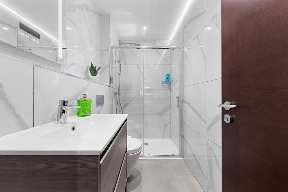 Bright Studio Retreat in Golders Green