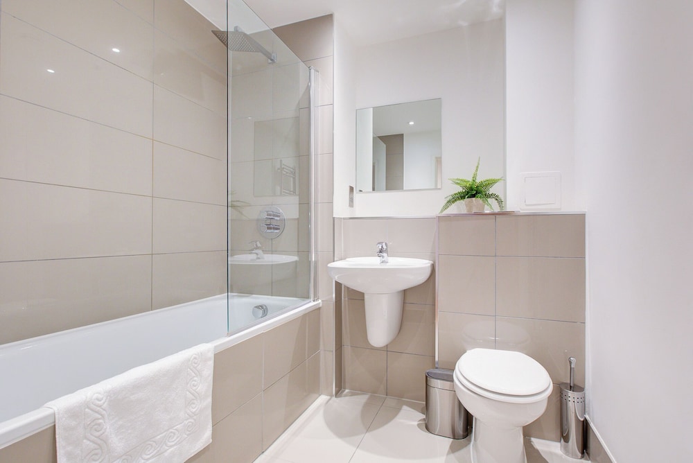 Hybrid Resi Greenwich