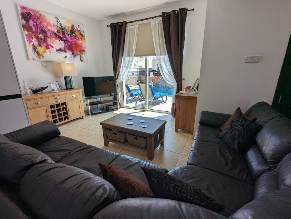 Ennazuse - Beautiful 2 Bedroom Villa in Pernera