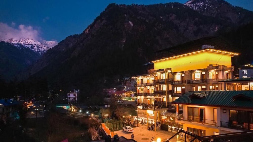 The Hosteller Shimla Valley View