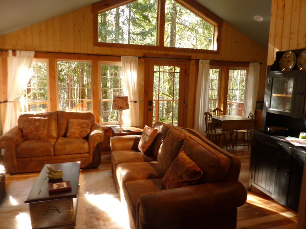Copper Creek Inn at Mt Rainier