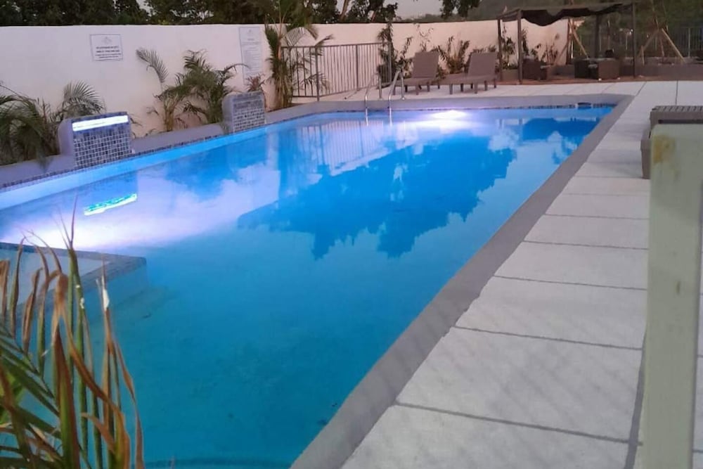 Montana Villa-ochorios-sleeps6-aircon-pool-tv-wifi