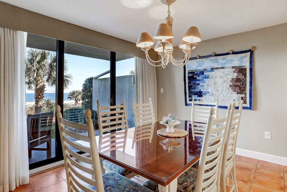 Omni Captains Court 1029 2 Bedroom Condo