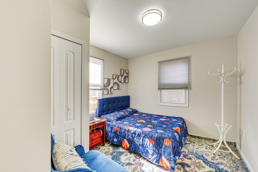 6 Mi to Downtown - Spacious Home in Pittsburgh!