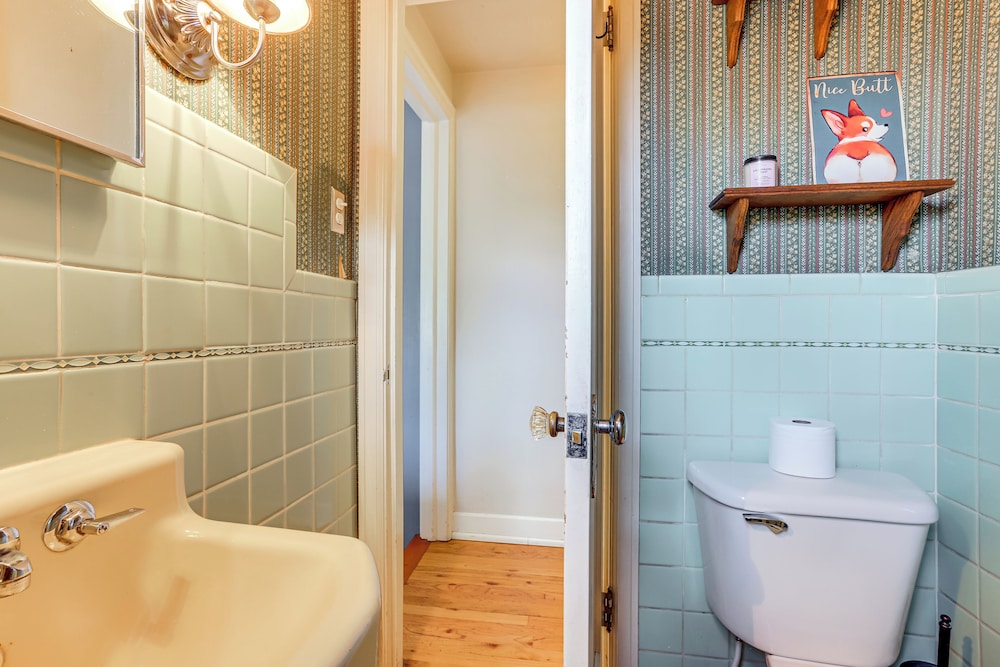 Half-mi to Unc: Historic Dtwn Greeley Home