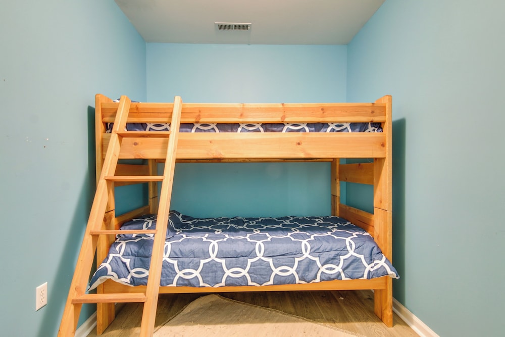 Beach & Pool Access: Ocean Pines Coastal Cottage! view 3