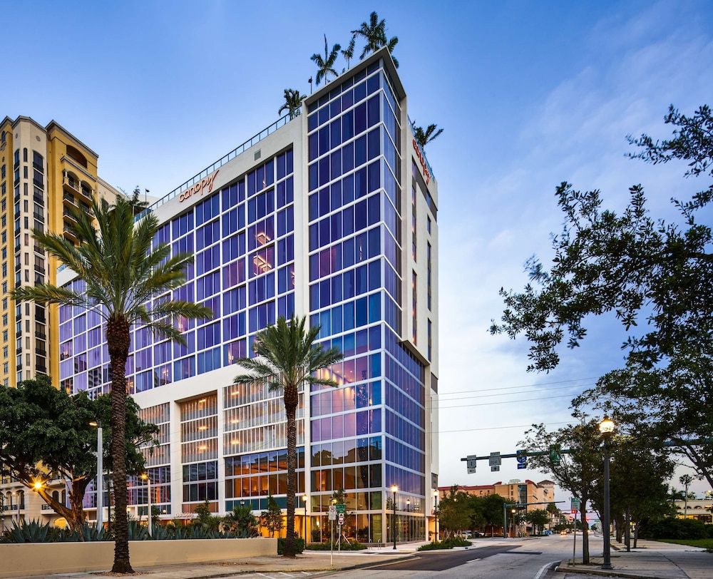 Hotel Canopy by Hilton West Palm Beach Downtown - Image 1