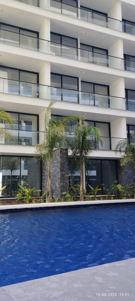 9 Grand Sapphire 2 Bed 2 Bath Pool Beach