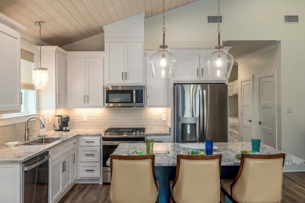 Fish, Kayak & More: Bayfront Gem in Dauphin Island